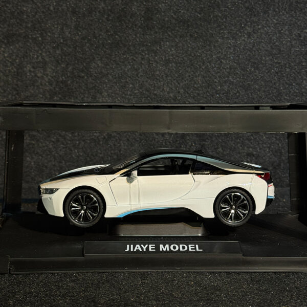 Bmw i8 - Image 3